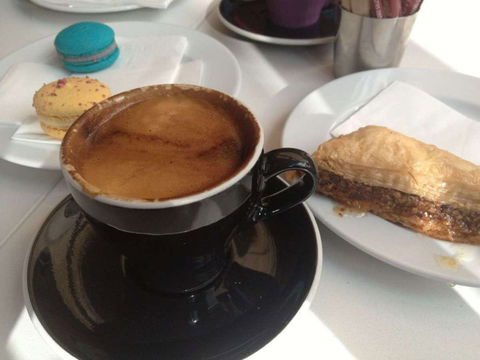 Strawberry Thief Patisserie - Hotel WA 0