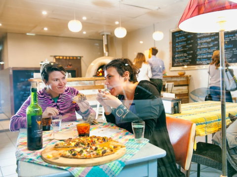 Earth Oven Wood Fired Pizza - Hotel WA 0