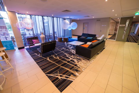 Q Cafe - Hotel WA 2