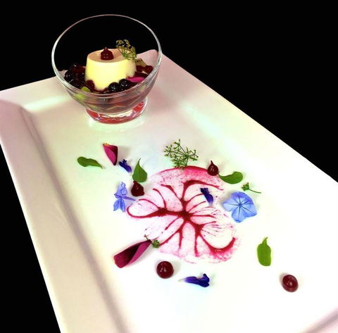 Vines Restaurant At Hollydene Estate - Hotel WA 16