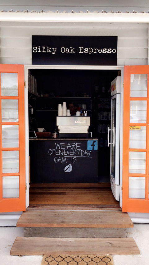 Silky Oak Espresso - Hotel WA 4