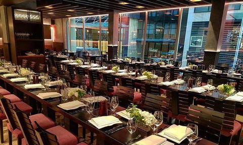 Mizz B'z Food & Wine - Hotel WA 3