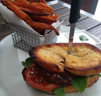 Red Dog on the Green - Hotel WA