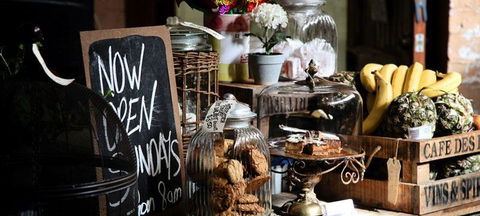 Worn-Out-Wares Cafe - Hotel WA 1