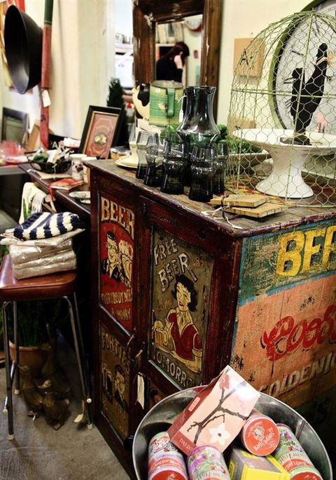 Worn-Out-Wares Cafe - Hotel WA 8