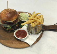 Spinnakers Restaurant - Hotel WA