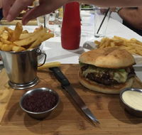 Southerlys Harbour View Bar  Restaurant - Hotel WA