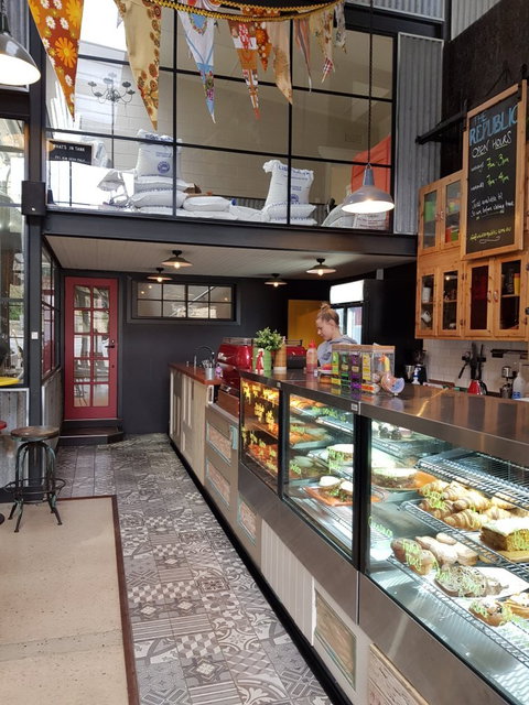 The Uraidla Republic Cafe - Hotel WA 4