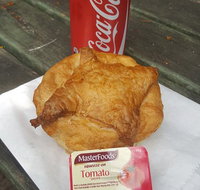 Uki Pies