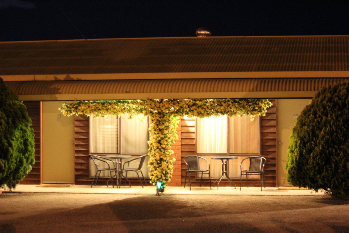 Gol Gol NSW Hotel WA