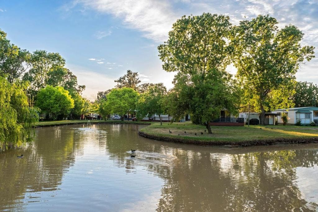 Moama NSW Hotel WA
