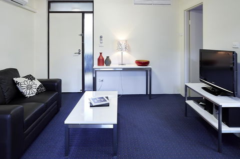 Manuka Park Serviced Apartments - Hotel WA 25