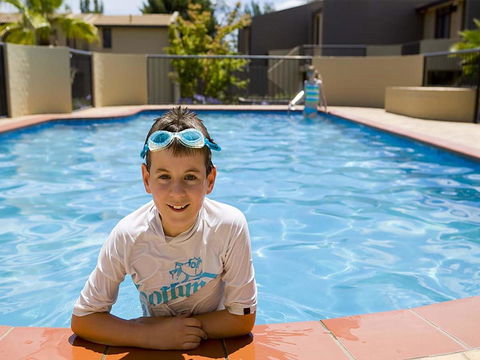 Manuka Park Serviced Apartments - Hotel WA 8