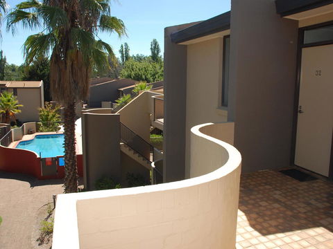 Manuka Park Serviced Apartments - Hotel WA 15