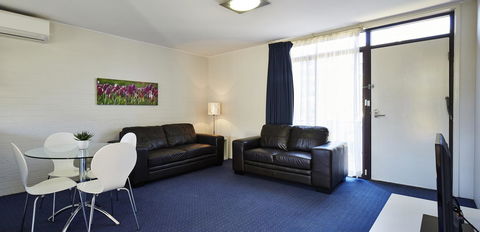 Manuka Park Serviced Apartments - Hotel WA 32
