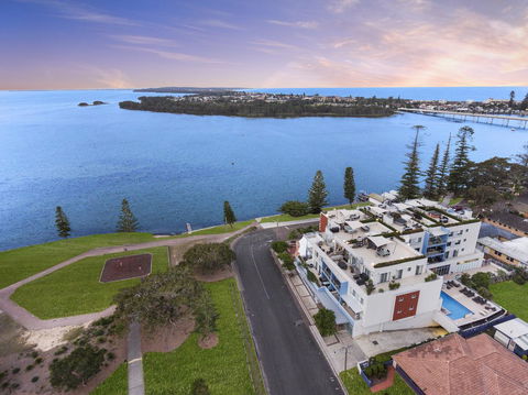Lakeside Waterfront Apartment The Entrance - Hotel WA 17