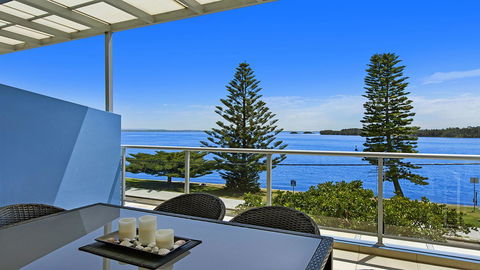 Lakeside Waterfront Apartment The Entrance - Hotel WA 0
