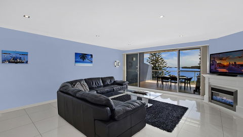 Lakeside Waterfront Apartment The Entrance - Hotel WA 6