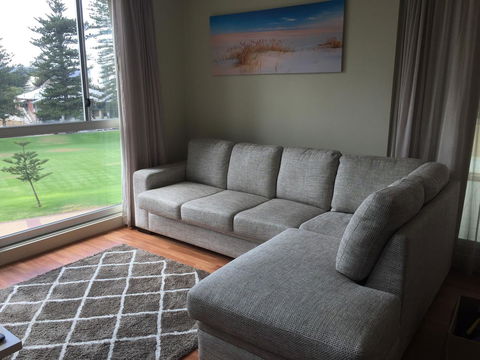 Beachside Luxury Apartments One & Two Bedroom In Beachfront Oaks Pier Building - Hotel WA 16