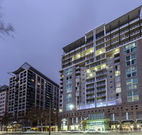 Oaks Embassy - Hotel WA