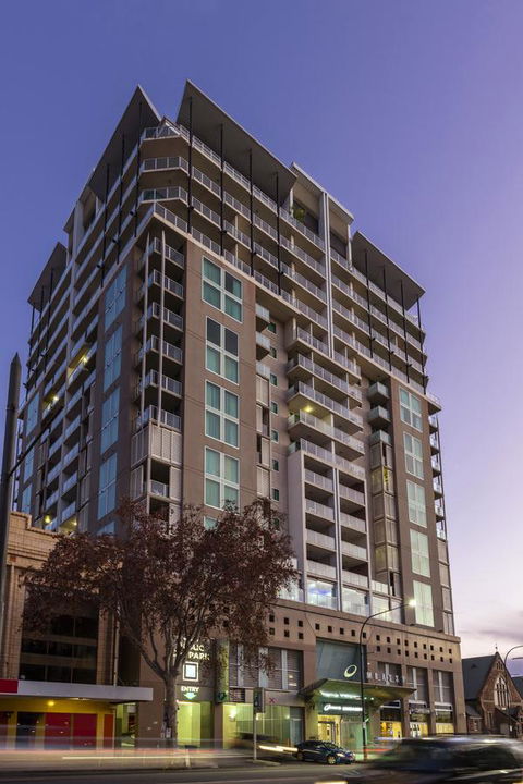 Oaks Adelaide Embassy Suites - Hotel WA 9