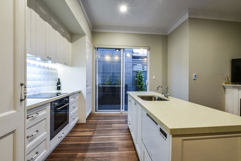 Aloha Central Luxury Apartments - Hotel WA 10