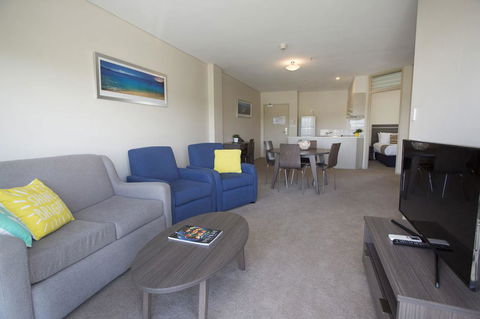 Hume Serviced Apartments - Hotel WA 18