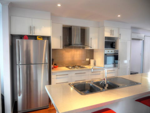 Home On Torrens - Hotel WA 0