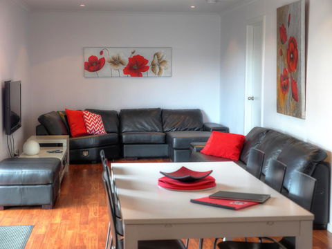 Home On Torrens - Hotel WA 24