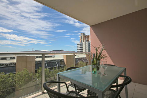 Adelaide DressCircle Apartments - North Terrace - Hotel WA 1