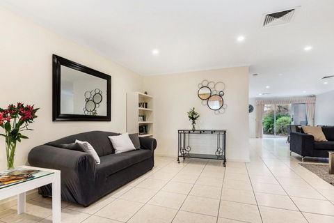 Adelaide Style Accommodation-Close To City-North Adelaide-3 Bdrm- FREE Parking - Hotel WA 5