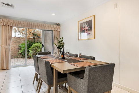 Adelaide Style Accommodation-Close To City-North Adelaide-3 Bdrm- FREE Parking - Hotel WA 4