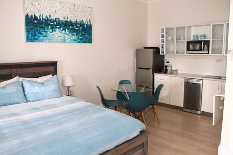 Smugglers Inn Studio Apartments - Hotel WA 4