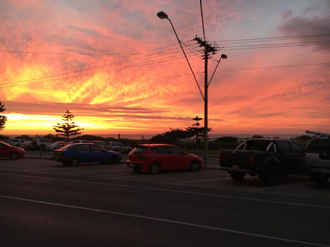 Adelaide - Semaphore Beach Front - Hotel WA 5