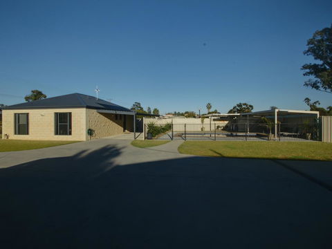 DBJ Holiday Units - Hotel WA 1