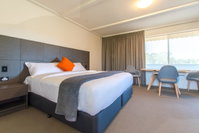 Book Hackham Accommodation Vacations Hotel WA Hotel WA