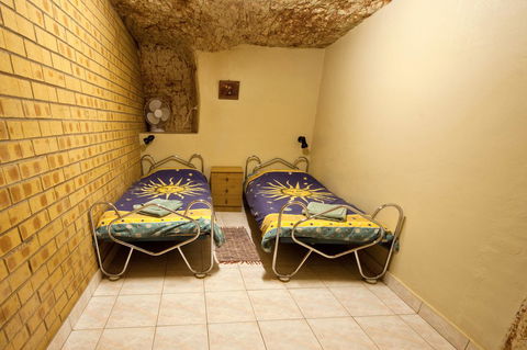 Radeka Downunder Underground Motel - Hotel WA 5
