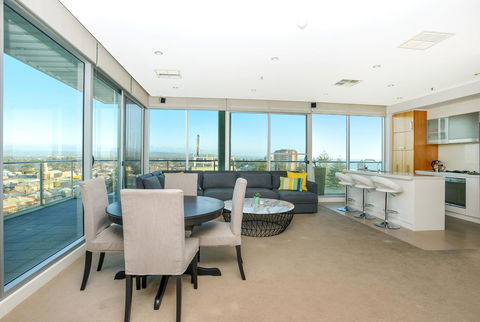 Glenelg Skyline Penthouse - Hotel WA 7