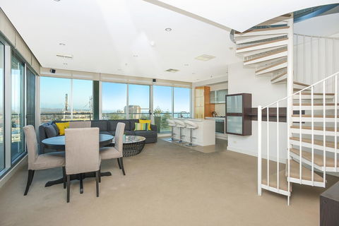 Glenelg Skyline Penthouse - Hotel WA 40