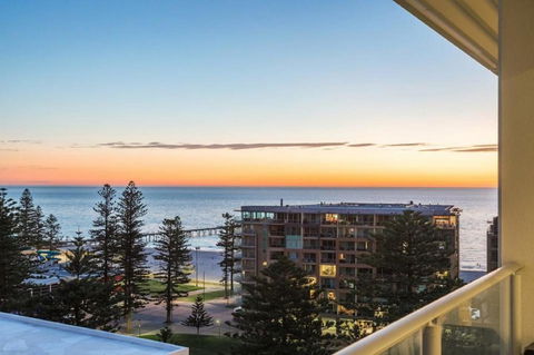 Glenelg Skyline Penthouse - Hotel WA 3