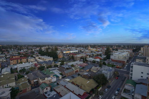Glenelg Skyline Penthouse - Hotel WA 26