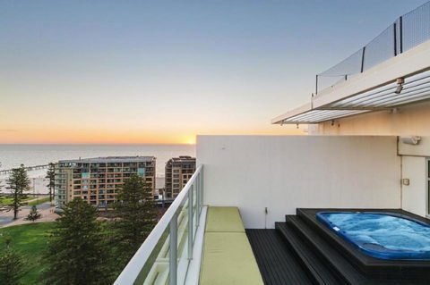 Glenelg Skyline Penthouse - Hotel WA 27