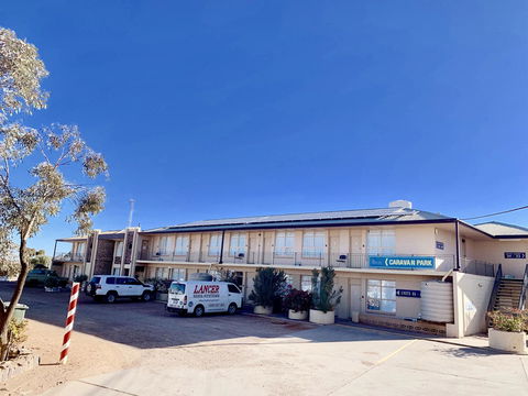 Opal Inn Hotel, Motel, Caravan Park - Hotel WA 36