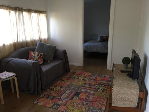 35 Trevena Road - Hotel WA 10