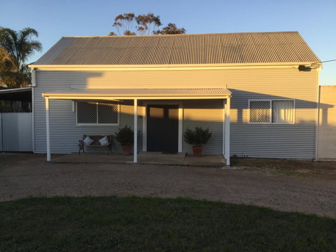35 Trevena Road - Hotel WA 9