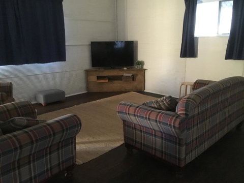 35 Trevena Road - Hotel WA 3