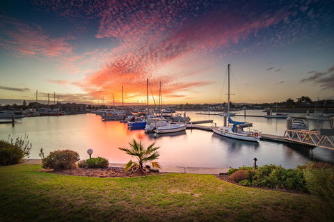 Marina Reflections - Hotel WA 18