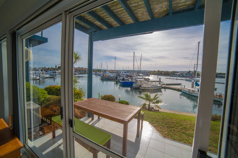 Marina Reflections - Hotel WA 7
