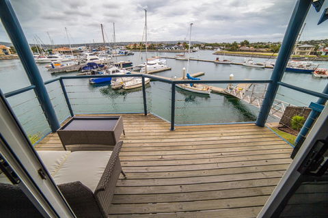Marina Reflections - Hotel WA 11