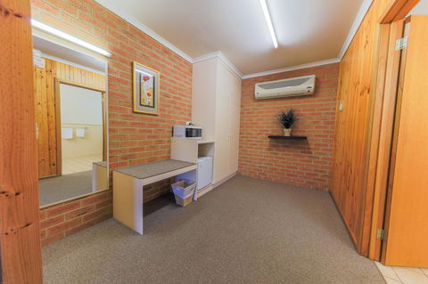 Country Roads Motor Inn Naracoorte - Hotel WA 5